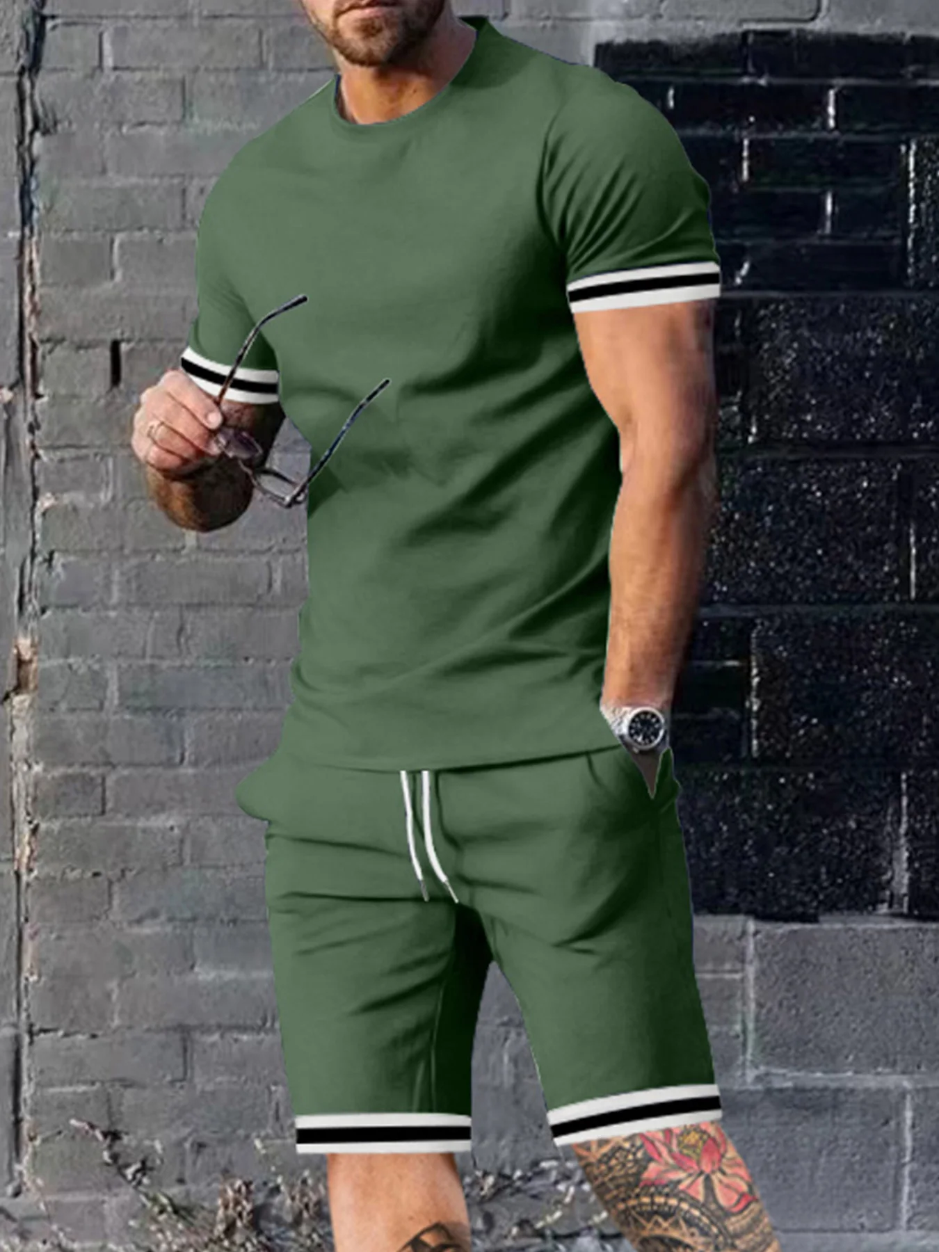 EUROPEAN AND AMERICAN MEN'S SUMMER MEN'S LOOSE SET SHORT SLEEVED SHORTS SPORTS CASUAL ROUND NECK TWO-PIECE SET MEN'S S-3XL - Image 4