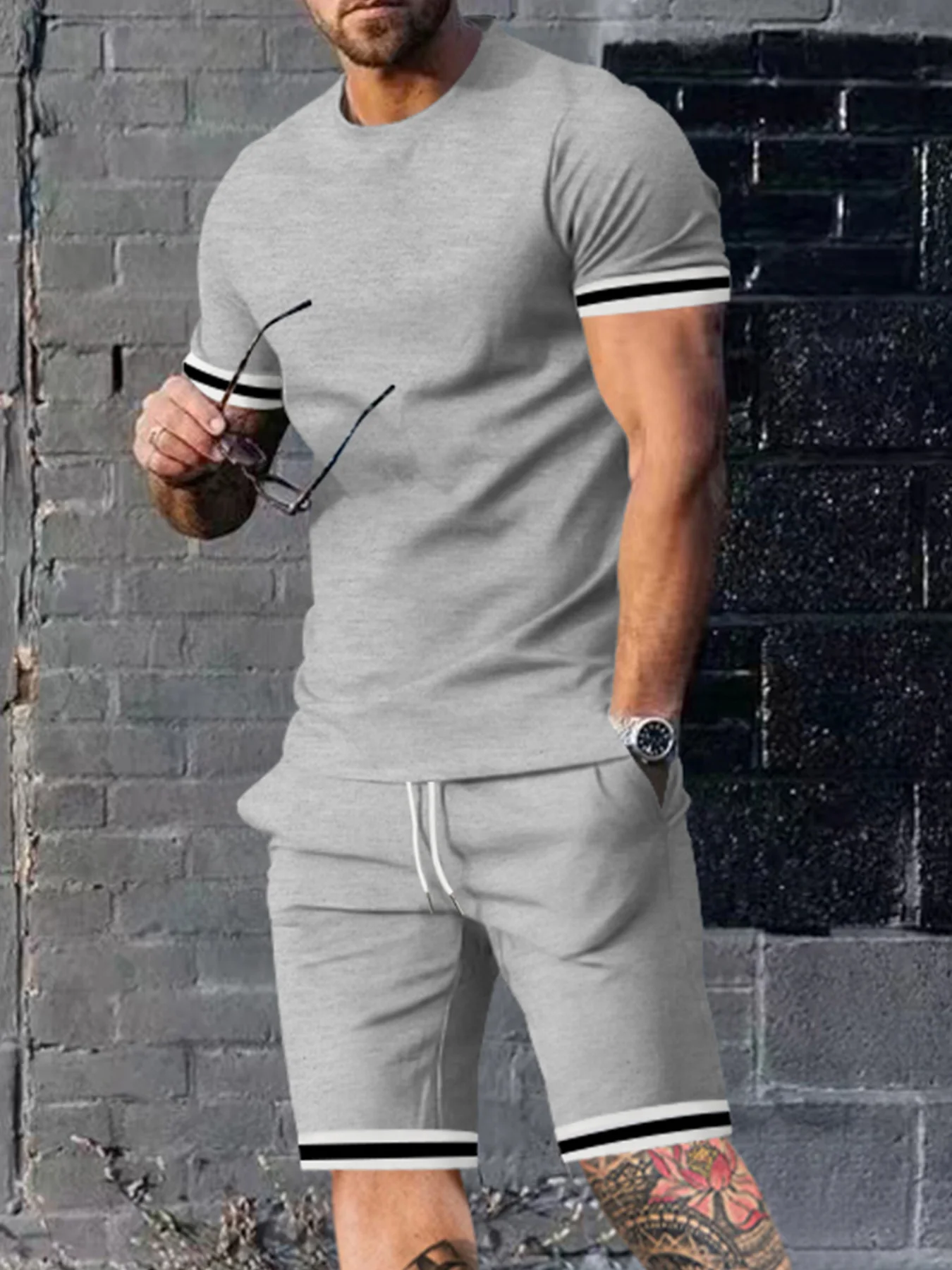 EUROPEAN AND AMERICAN MEN'S SUMMER MEN'S LOOSE SET SHORT SLEEVED SHORTS SPORTS CASUAL ROUND NECK TWO-PIECE SET MEN'S S-3XL - Image 3